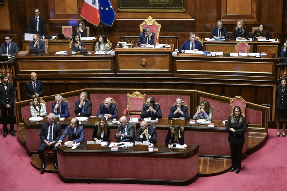 epa12493307 Senators attend the Senate's final vote on the bill on the separation of judicial careers in Rome, Italy, 30 October 2025. The government?s constitutional reform, which divides the ca ...