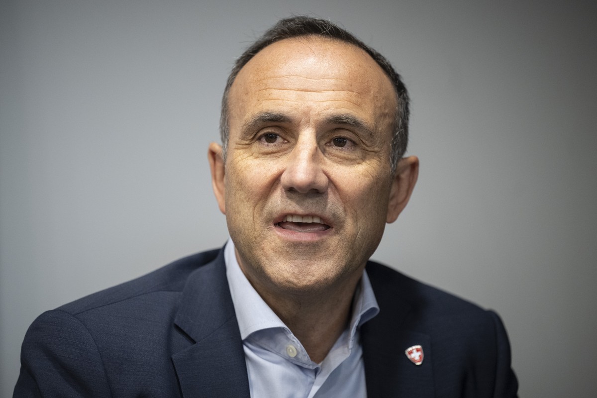 Stefan Schaerer, Praesident der Schweizer A-Nationalmannschaft, spricht an einer Medienkonferenz zur Vertragsverlaengerung von Trainer Patrick Fischer, aufgenommen am Mittwoch, 14. Februar 2024 in Klo ...