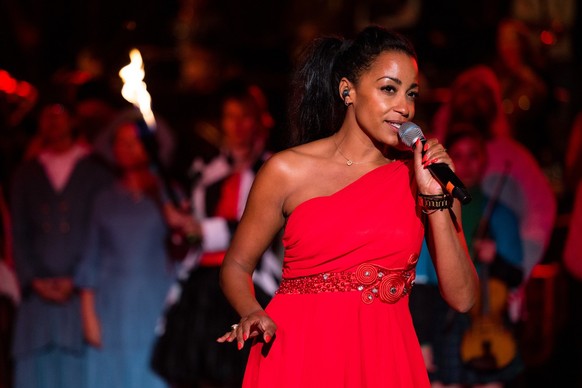 Singer Fabienne Louves sings at the open-air festival "Rigi - Queen of the mountains" on the occasion of the main rehearsal on Tuesday, August 2, 2022 in Rigi Staffel.  The festival "Rigi - Queen...