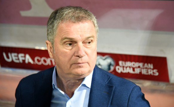 epa07463631 Montenegro&#039;s head coach Ljubisa Tumbakovic before the UEFA EURO 2020 qualifier soccer match between Montenegro and England in Podgorica, Montenegro, 25 March 2019. EPA/BORIS PEJOVIC