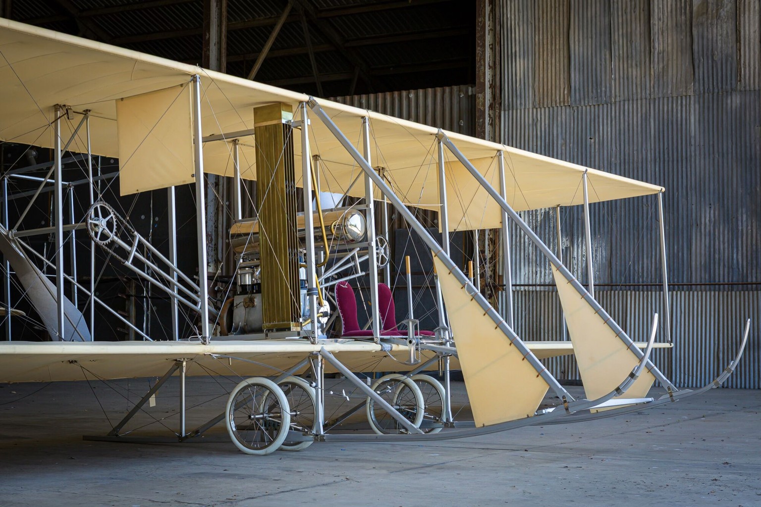 Wright Flyer Model B 1911 zu verkaufen. Wer will? 

https://aerista.com/showroom/n110we/