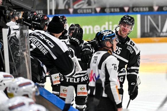 Mirco Mueller (HCL) celebrates his goal, during the regular season of National League A (NLA) Swiss Championship 2025/26 between HC Lugano and HC Ambri Piotta at the ice stadium Corner Arena, Switzerl ...