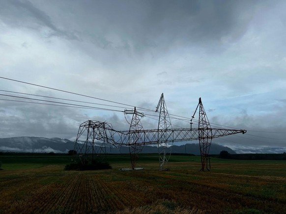 ABD0019_20220819 - WEISSKIRCHEN - ÖSTERREICH: ZU APA0478 VOM 18.8.2022 - Das schwere Unwetter, das in anderen Bundesländern fünf Menschen das Leben gekostet hat, ist Donnerstagnachmittag auch über ein ...