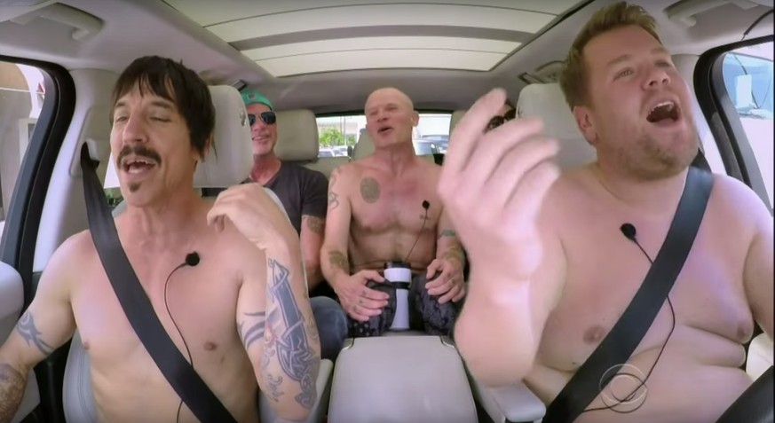 Die Red Hot Chili Peppers singen Oben-ohne-Karaoke im Auto – und es klingt saugut
