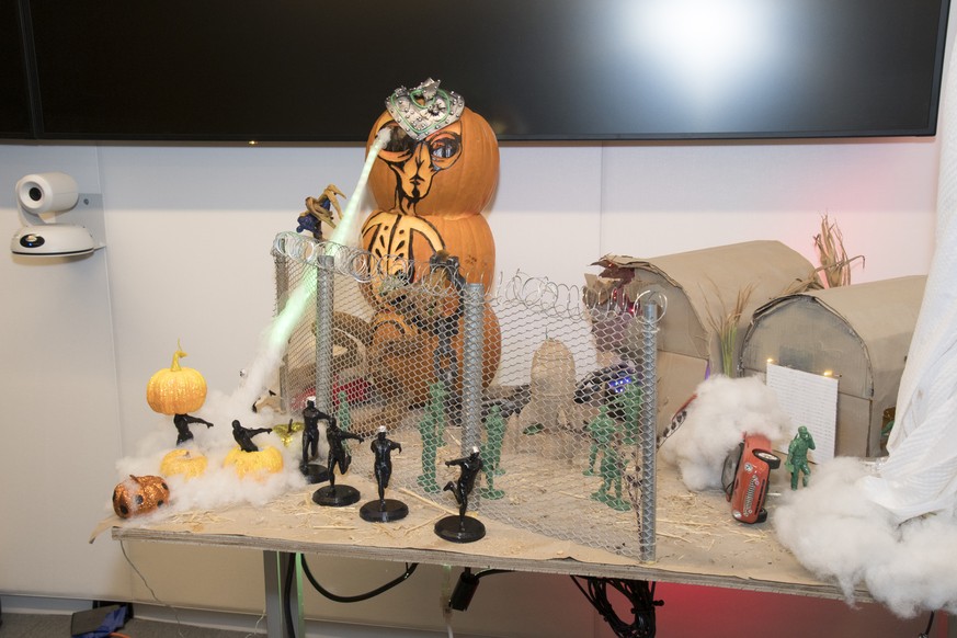 Pumpkin Carving Contest
Requester: Jane Platt
Photographer: Bob PAz
Date:10/30/19
Photolab order: IMCOPS18.10.01.8