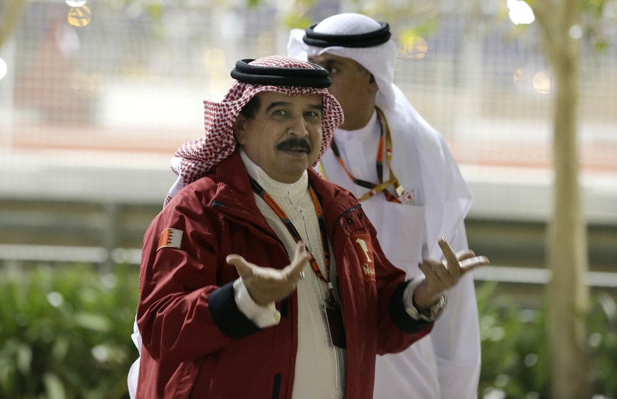 König Hamad bin Isa al-Khalifa von Bahrain trifft am Formel-1-Grand-Prix von Bahrain ein (19.04.2015).