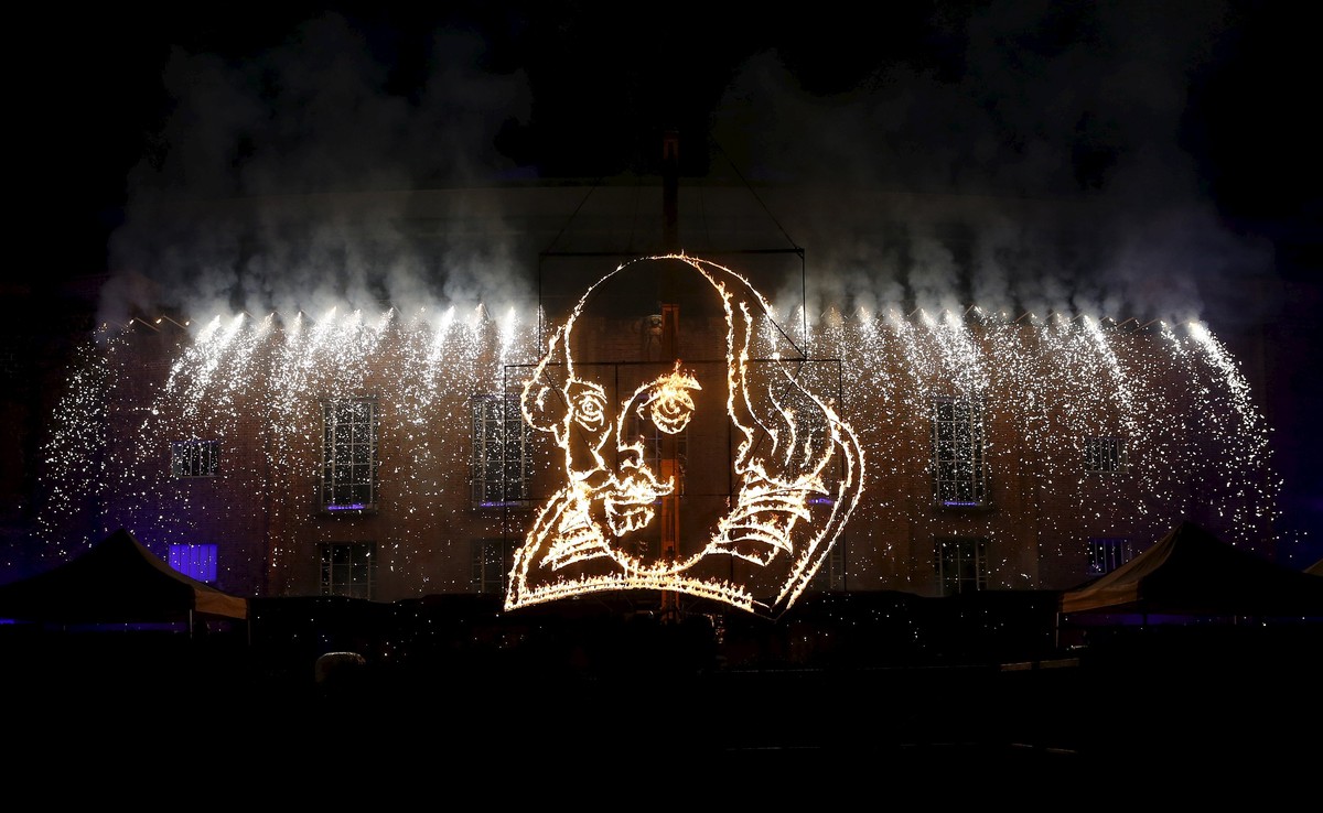 William Shakespeare in Flammen – bei der Feier seines 450. Geburtstags in Stratford-upon-Avon im April 2014.&nbsp;