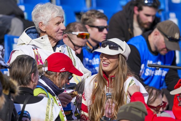 Winter Olympics in Milan Cortina 2026 Val di Fiemme, Italy 20260208. Grandfather and girlfriend of Johannes Hosflot Klaebo, Kare Hosflot and Pernille Dosvik in the stands during the men s cross-countr ...
