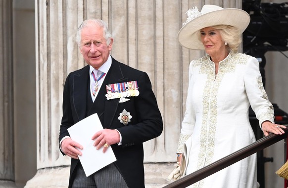 epa09993525 Britain&#039;s Prince of Wales, Prince Charles (L) and Camilla, Duchess of Cornwall (R) leave the National Service of Thanksgiving held as part of the celebrations of the Platinum Jubilee  ...