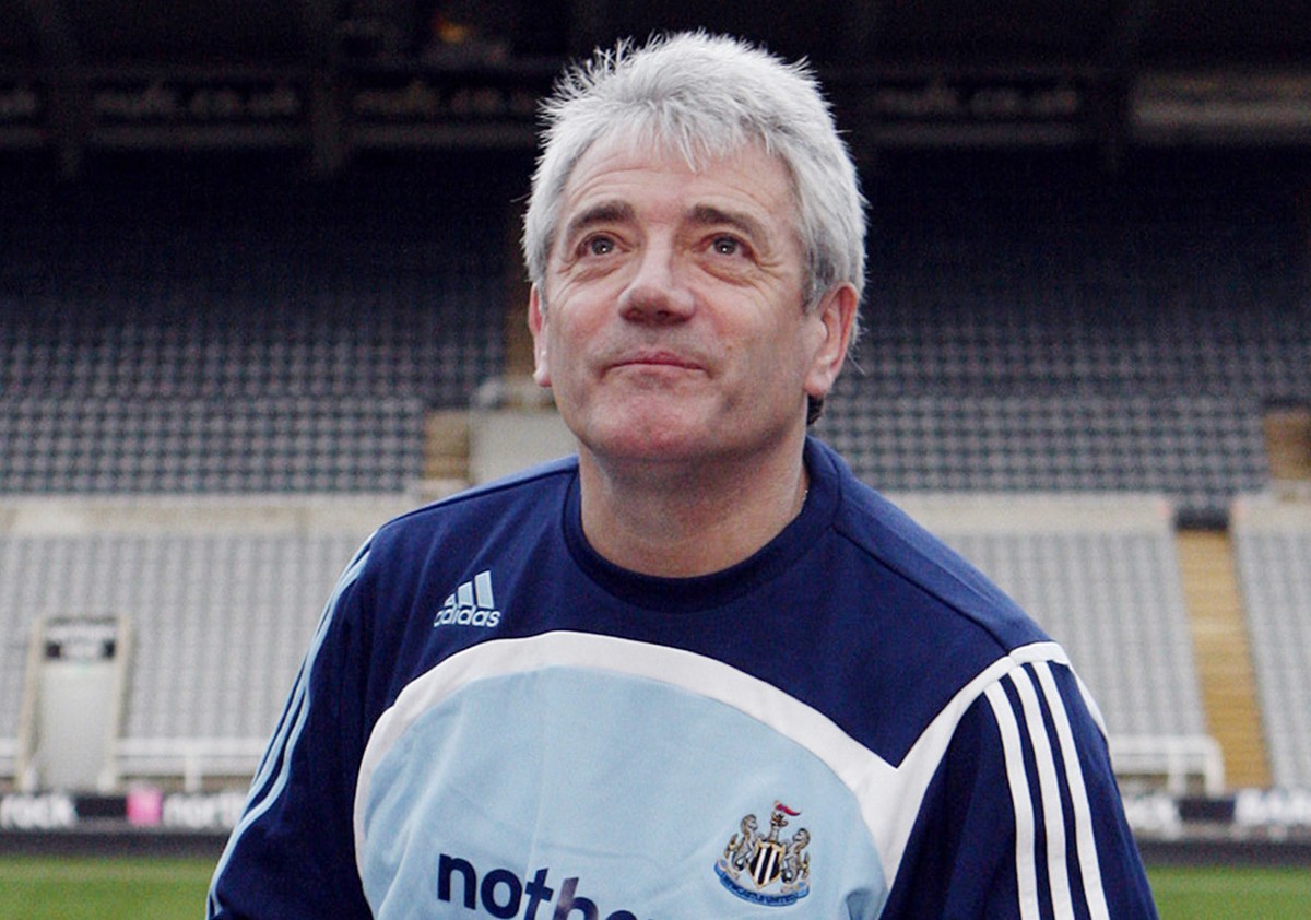 FILE - Newcastle United Manager Kevin Keegan poses for photographers and cameramen after talking to the media at St James' Park in Newcastle, England, Jan 18, 2007. (AP Photo/Scott Heppell, File) ...