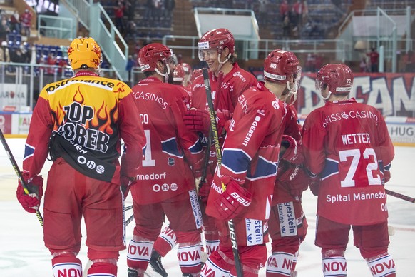 Jubel bei den Rapperswil-Jona Lakers im Eishockeyspiel der National League zwischen SC Rapperswil-Jona Lakers und den SCL Tigers am Freitag, 23. Oktober 2020, in der St. Galler Kantonalbank Arena in R ...