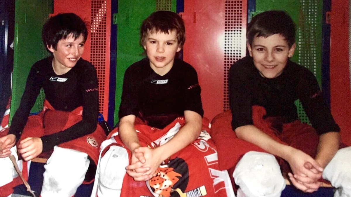 Aaron Schnydrig, Nico Hischier und Yves Brantschen (von links nach rechts) als Junioren des EHC Visp.