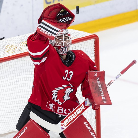 Le gardien Kevin Pasche (LHC), lors du match du championnat suisse de hockey sur glace de National League entre le Lausanne HC, LHC, et le HC Ambri Piotta, ce samedi, 19 octobre 2024 a la patinoire de ...