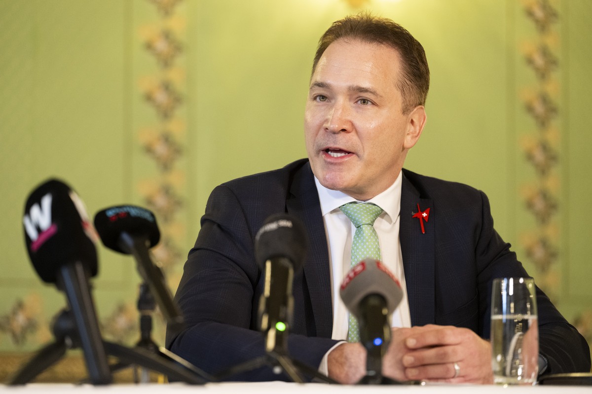 Nationalrat und Bundesratskandidat Michael Graber, SVP-VS, spricht bei der Bekanntgabe der beiden Oberwalliser Kandidaten fuer den Bundesrat, am Freitag, 23. Oktober 2026 in Bern. Die Vereinigte Bunde ...