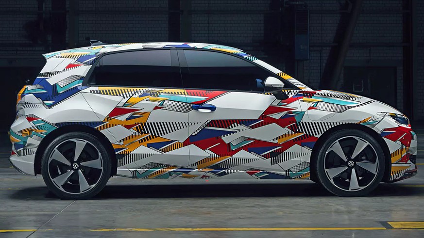 Der VW ID. Polo bietet für seine Grösse einen grossen Kofferraum mit über 400 Liter Volumen, plus einen kleinen Frunk.