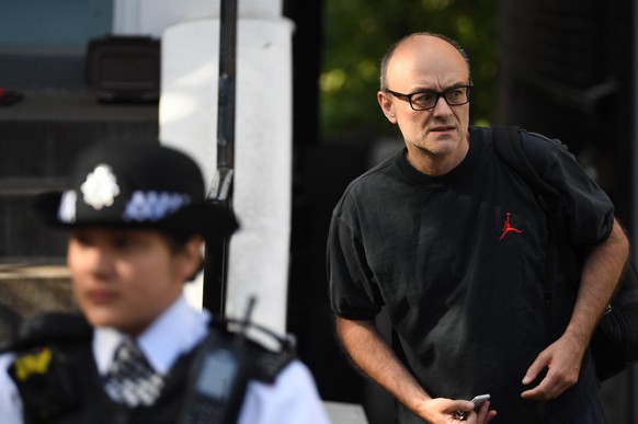 epa08449011 Dominic Cummings (R), Special Advisor to Britain&#039;s Prime Minister Boris Johnson, departs his home in London, Britain, 28 May 2020. Calls for Cummings&#039;s resignation have increased ...