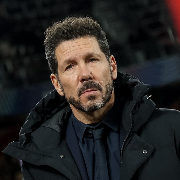 epa11861435 Atletico head coach Diego Simeone looks on prior to the UEFA Champions League match between RB Salzburg and Atletico Madrid in Salzburg, Austria, 29 January 2025. EPA/FILIP SINGER
