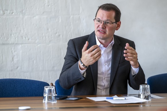 Le conseiller d&#039;Etat genevois, Pierre Maudet, s&#039;exprime, lors d&#039;un point de presse apres les resultats des votations, ce dimanche 28 septembre 2025 a Geneve. Les genevois ont vote sur 7 ...