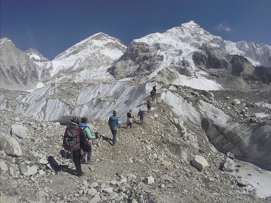 Abfall und Leichen: Sherpas haben am Mount Everest beim Müllsammeln menschliche Überreste gefunden. (Archivbild)