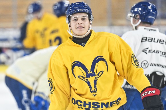 Lars Steiner im Eistraining des HC Davos, am Mittwoch, 6. August 2025, in der zondacrypto-Arena in Davos. (KEYSTONE/Gian Ehrenzeller).