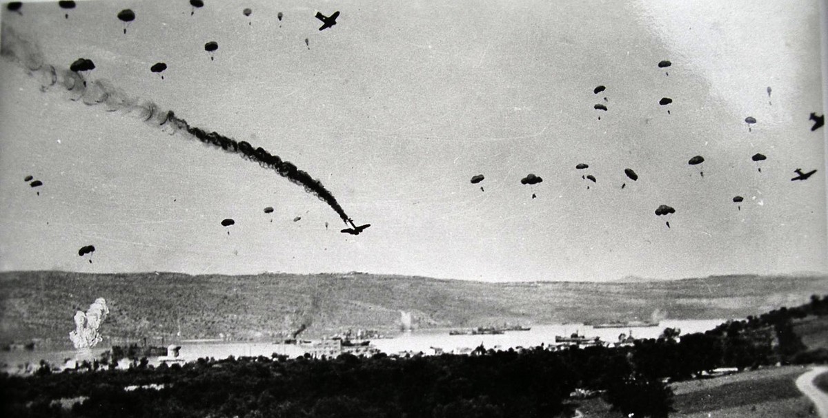 Deutsche Luftlandetruppen auf Kreta.