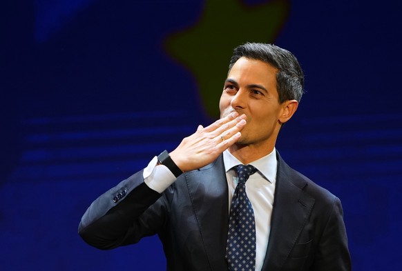 Rob Jetten, leader of the center-left D66 party, speaks on stage during exit poll results an election venue during a general election in Leiden, Netherlands, Wednesday, Oct. 29, 2025. (AP Photo/Peter  ...