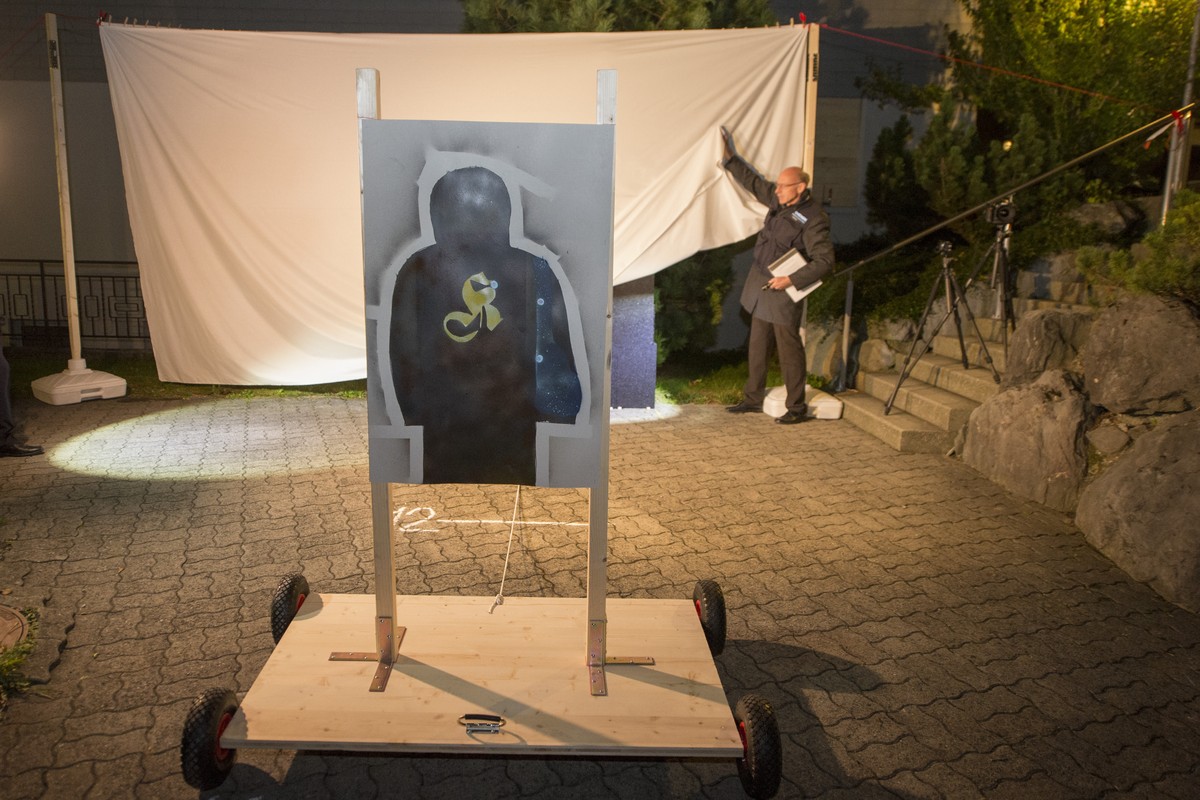 Die Forensiker bei der Rekonstruktion am 28. September. Anhand dieser machte Forensiker Lory seine Aussagen. Warum relativiert er sie jetzt plötzlich?