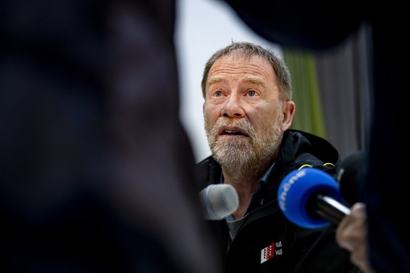 epa12141628 Raphael Mayoraz, Head of the Natural Hazards Service of the Canton of Valais, speaks during a press conference in Ferden, Switzerland, 28 May 2025. A large part of Blatten village in Valai ...