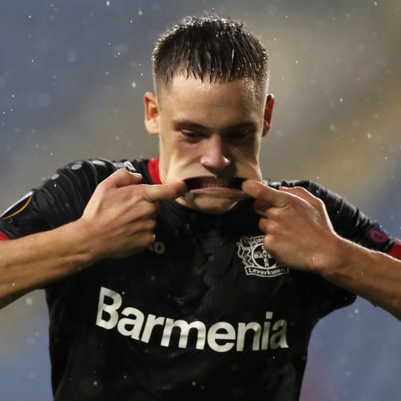 epaselect epa08801387 Leverkusen&#039;s Florian Wirtz celebrates scoring his team fourth goal during the UEFA Europa League group C match between Hapoel Beer Sheva and Bayer Leverkusen in Petah Tikva, ...