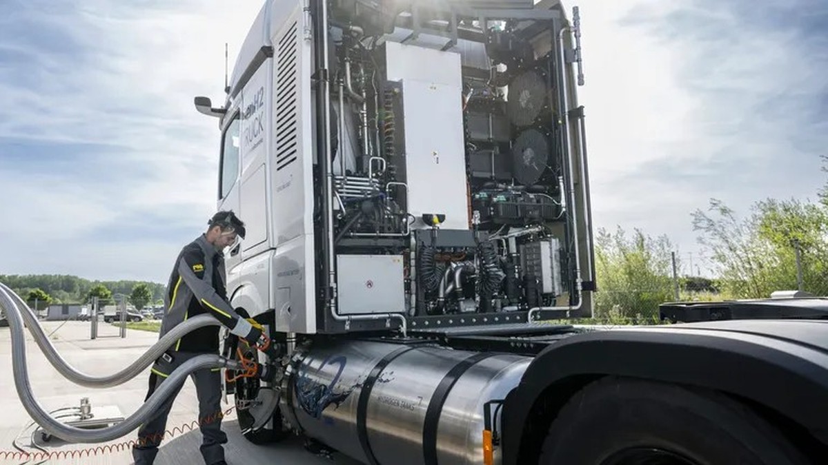 Mercedes-Benz GenH2 Truck Prototyp Mercedes-Benz GenH2 Truck prototype