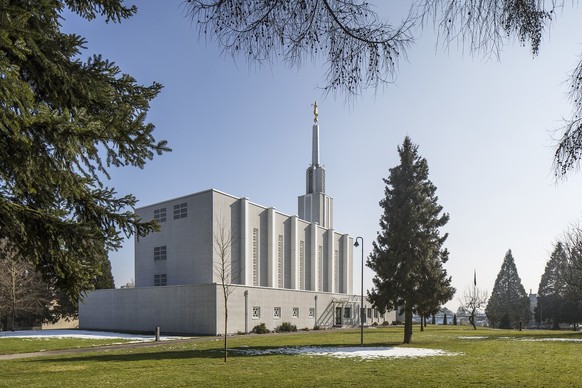 Mormon church in Zollikofen near Bern, Switzerland, at Tempelstrasse 4, pictured on March 4, 2013. (KEYSTONE/Gaetan Bally)

Mormonentempel in Zollikofen bei Bern an der Tempelstrasse 4, aufgenommen am ...