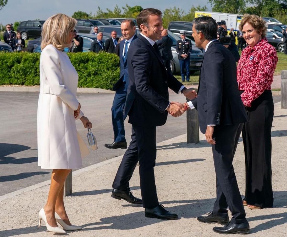 VER-SUR-MER, FRANCE - JUNE 6: Emmanuel Macron and Brigitte Macron meet Rishi Sunak at the Royal British Legion’s commemorative event at the British Normandy Memorial to mark the 80th anniversary of D- ...