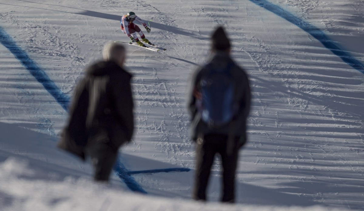 epa08150752 Vincent Kriechmayr of Austria in action during a training run for the men's Downhill race of the FIS Alpine Skiing World Cup event in Kitzbuehel, Austria, 22 January 2020. EPA/CHRISTI ...