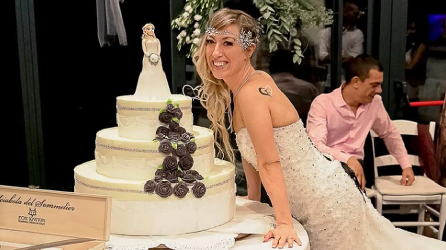 Die Italienerin Laura Mesi hat sich selbst geheiratet. mit der Begründung, dass eine Hochzeit auch ohne Märchenprinz gehe.