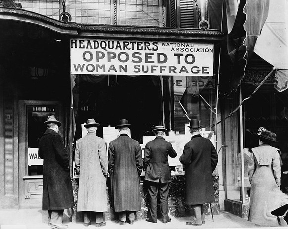 Geschäftsstelle der nationalen Gesellschaft gegen das Frauenwahlrecht. New York, Anfang des 20. Jahrhunderts. 