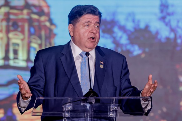 epa12429097 Democratic Illinois Governor JB Pritzker speaks at the Georgia Democratic Party&#039;s 2025 Carter-Lewis Dinner in Atlanta, Georgia, USA, 03 October 2025. Pritzker has been a frequent crit ...