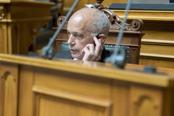 Bundesrat Ueli Maurer aeussert sich waehrend der Sommersession zur Staatsrechnung 2017 am Donnerstag, 31. Mai 2018 im Nationalrat in Bern. (KEYSTONE/Lukas Lehmann)