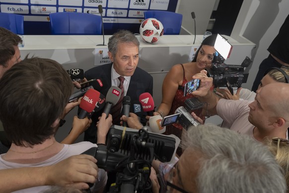 Marcel Koller wird an einer Pressekonferenz als neuer Trainer des FC Basel 1893 vorgestellt in Basel am Donnerstag, 2. August 2018. (KEYSTONE/Georgios Kefalas)