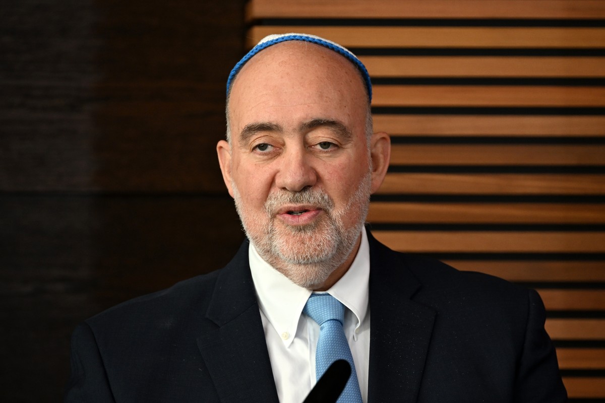 epa10932380 Israel's ambassador to Germany Ron Prosor delivers a speech during the new Weill Synagogue official inauguration in Dessau, Germany, 22 October 2023. The synagogue, with the Rabbi ...