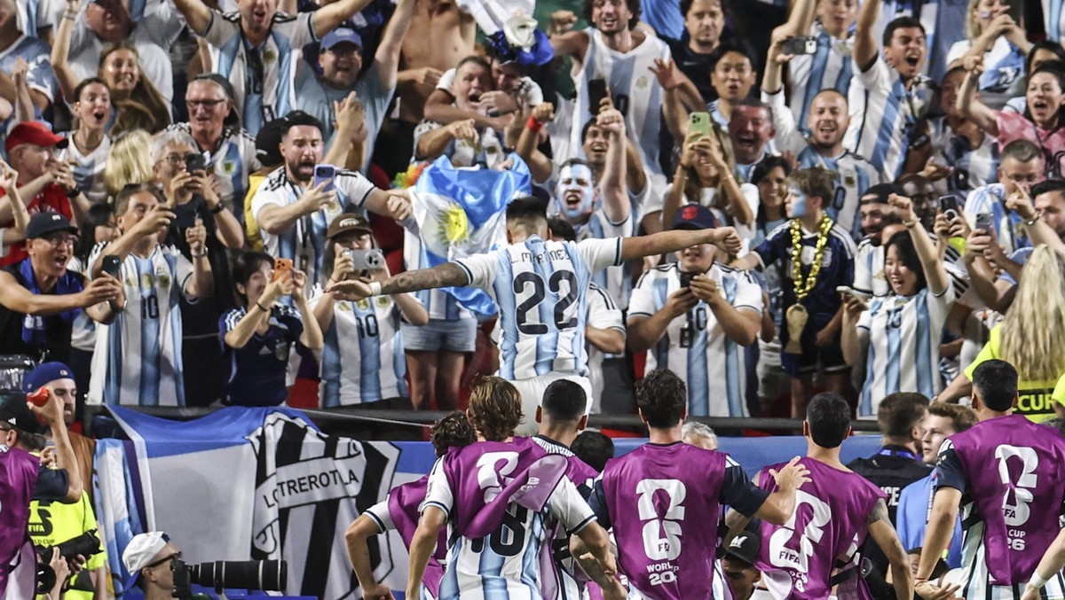 260712 -- KANSAS CITY, July 12, 2026 -- Lautaro Martinez 22 of Argentina celebrates with fans after scoring during the quarter final match between Argentina and Switzerland at the 2026 FIFA World Cup, ...
