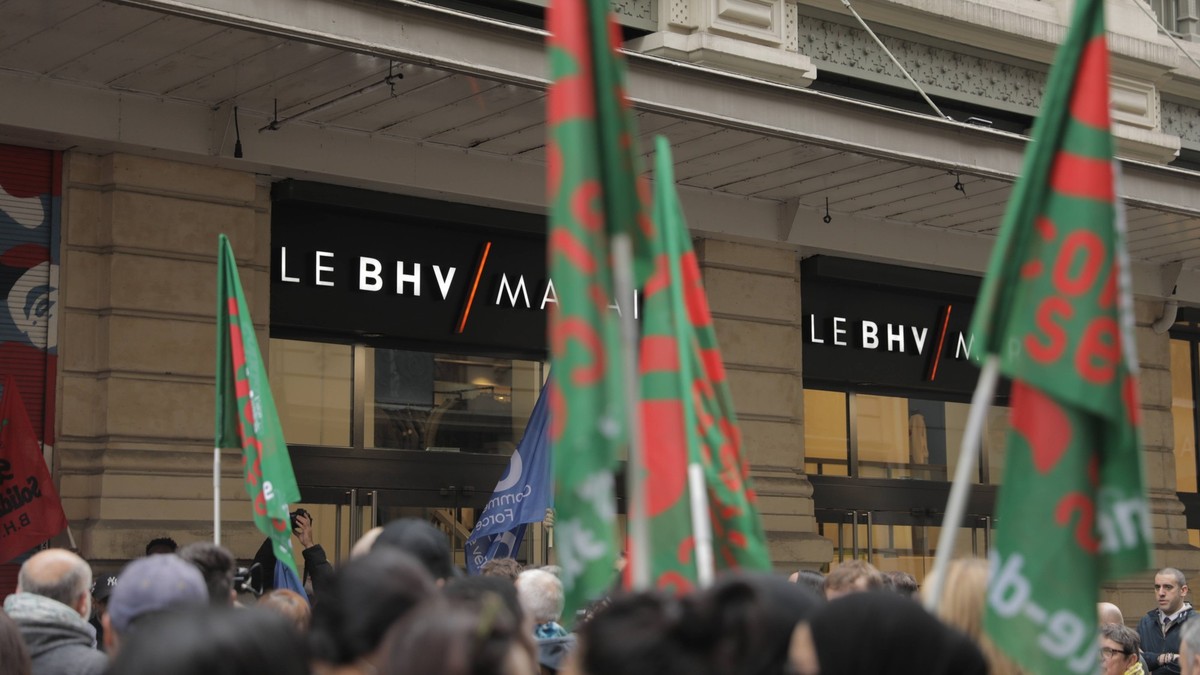 Manifestation le 10 octobre 2025 contre l'ouverture du magasin Shein au BHV Marais.