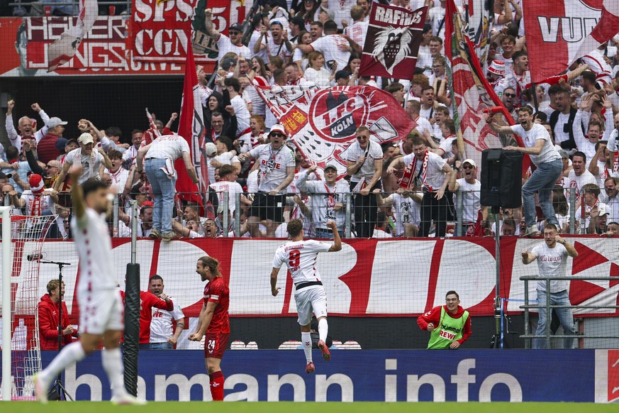 epa12113341 Luca Waldschmidt of Cologne celebrates after scoring the 2-0 goal during the German Bundesliga 2nd division soccer match between 1.FC Cologne and 1.FC Kaiserslautern in Cologne, Germany, 1 ...