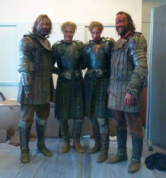 Gwendoline Christie And Rory McCann With Their Stunt Doubles On The Set Of Game Of Thrones

https://www.reddit.com/r/gameofthrones/comments/2fy0uu/s4_the_hound_brienne_and_their_stunt_doubles/