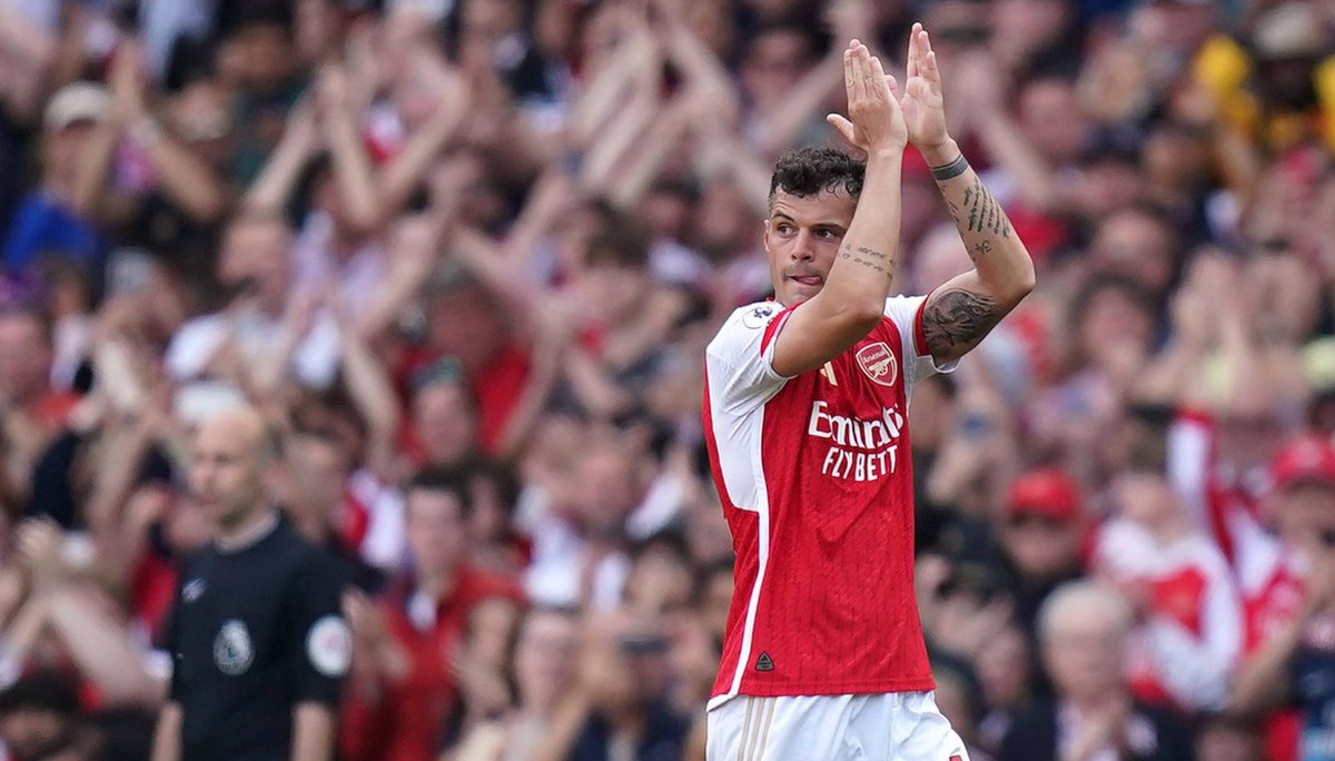 Arsenal v Wolverhampton Wanderers - Premier League - Emirates Stadium Arsenal s Granit Xhaka substituted off to a standing ovation during the Premier League match at the Emirates Stadium, London. Pict ...