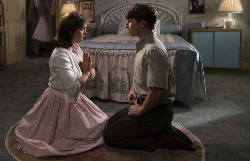 This image released by Universal Pictures and Amblin Entertainment shows Chloe East, left, and Gabriel LaBelle in a scene from "The Fables." (Merie Weismiller Wallace/Universal Pictures and ...