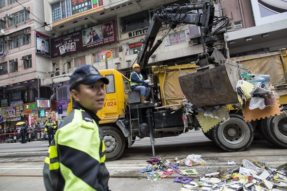 Aufräumaktion in Causeway Bay:&nbsp;Die letzten Spuren der Demonstranten werden beseitigt.&nbsp;