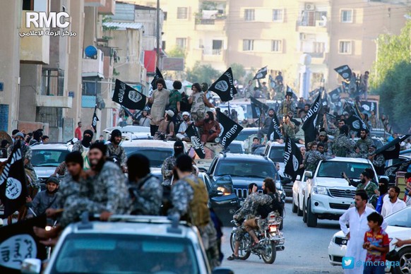 Wieviele Schweizer IS-Kämpfer befinden sich tatsächlich in der IS-Hochburg Raqqa (Syrien)?