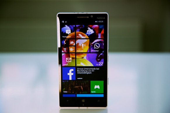 Nokia Lumia 930 mit Windows Phone 8.1.