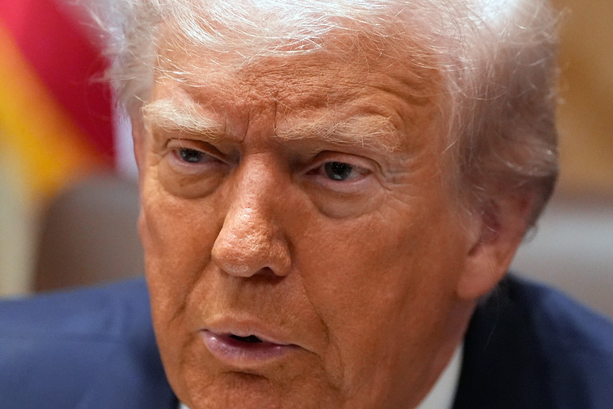 President Donald Trump speaks during a meeting with Argentina's President Javier Milei in the Cabinet Room of the White House, Tuesday, Oct. 14, 2025, in Washington. (AP Photo/Alex Brandon)
Donal ...