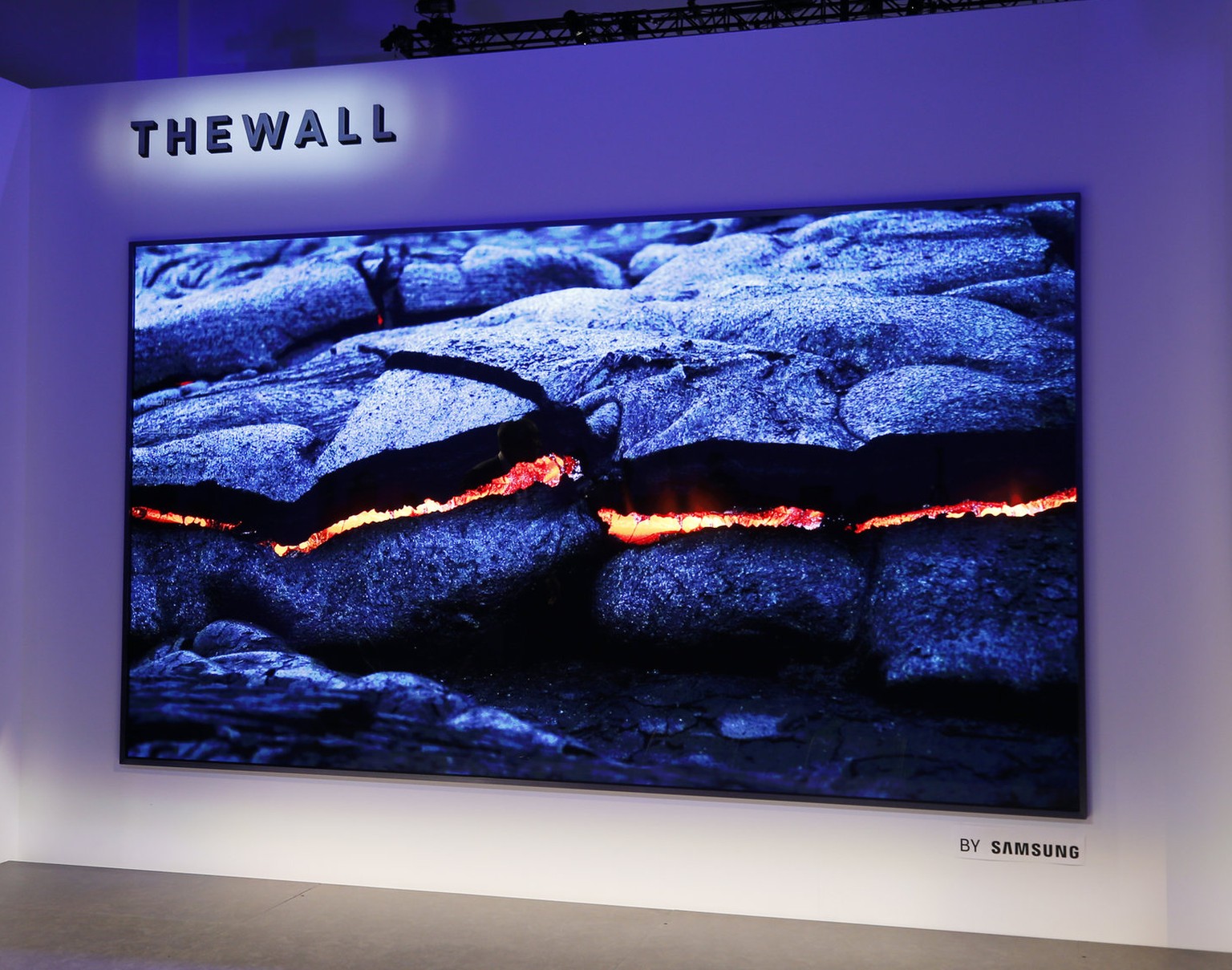 Anfang 2018 präsentiert Samsung einen Superfernseher, der sich modular erweitern lässt.